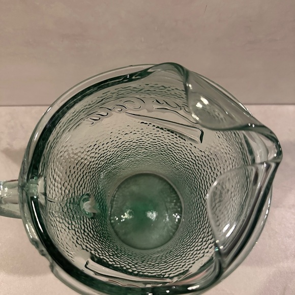 VINTAGE COCA-COLA HEAVY GREEN PEBBLED GLASS 64 0Z COKE PITCHER-WITH ICE LIP - Picture 4 of 7